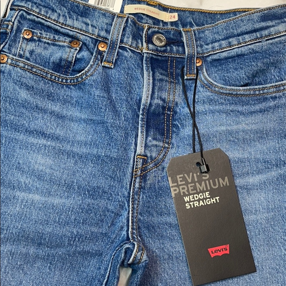 Levi’s Wedgie Fit Straight Jeans Size 24x26 NWT - Picture 3 of 7